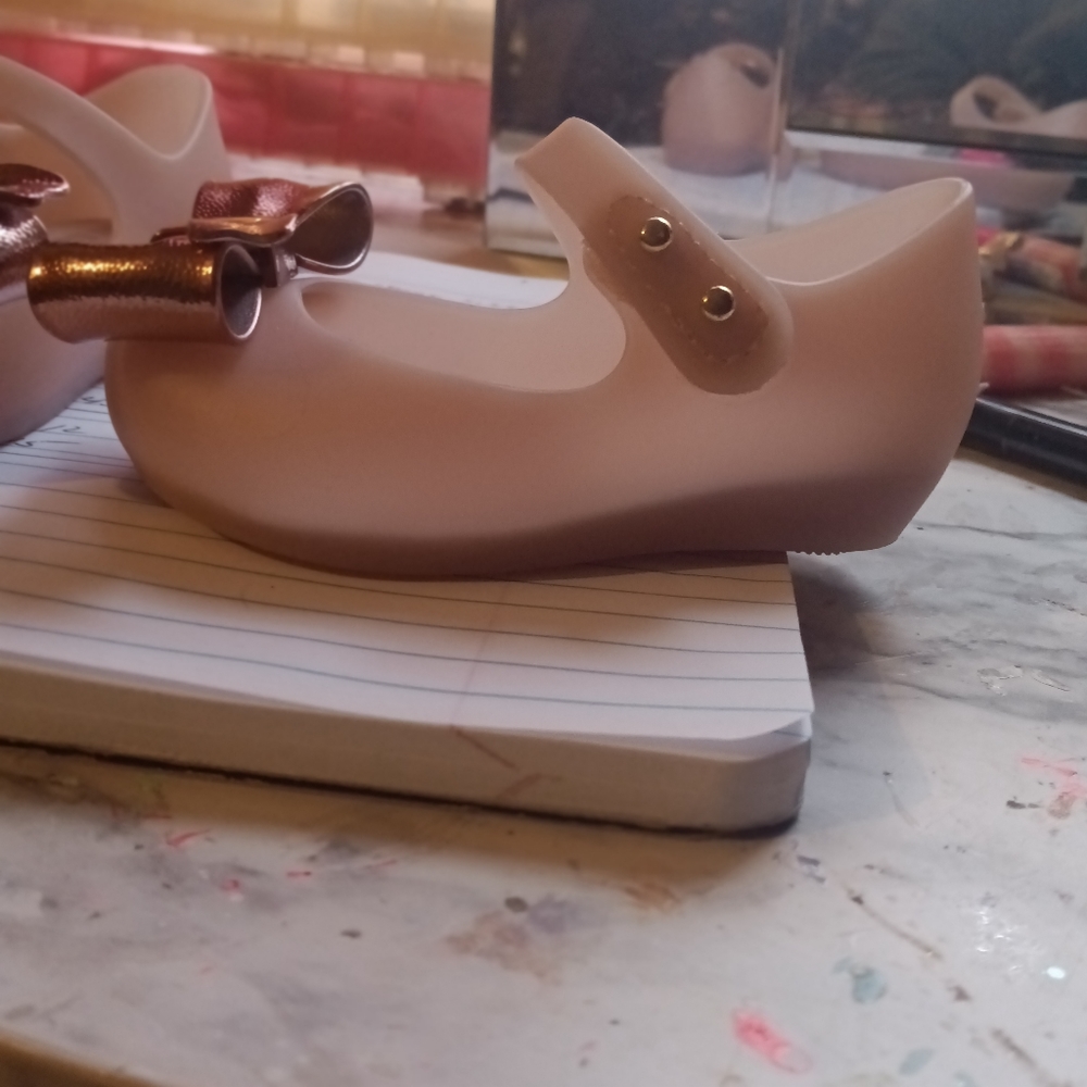 Shoes - Picture 6 of 7